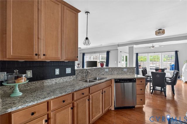 3606 Avocado Dr, Midlothian, VA 23112