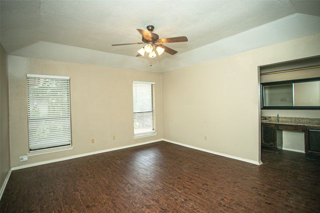 2019 W Nathan Lowe Road, Arlington, TX 76017