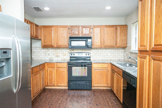 2019 W Nathan Lowe Road, Arlington, TX 76017
