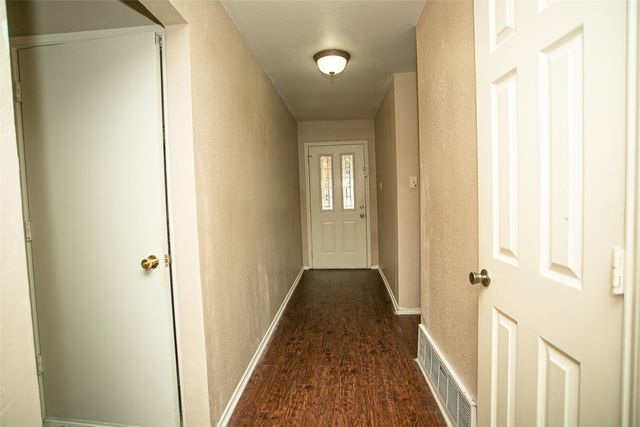 2019 W Nathan Lowe Road, Arlington, TX 76017