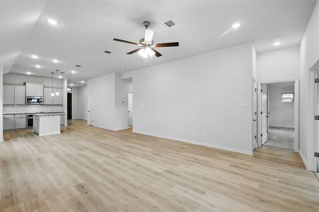 949 Schuberts Road, Fort Worth, TX 76247