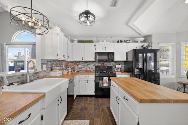 12428 Winding Creek Lane, Indianapolis, IN 46236