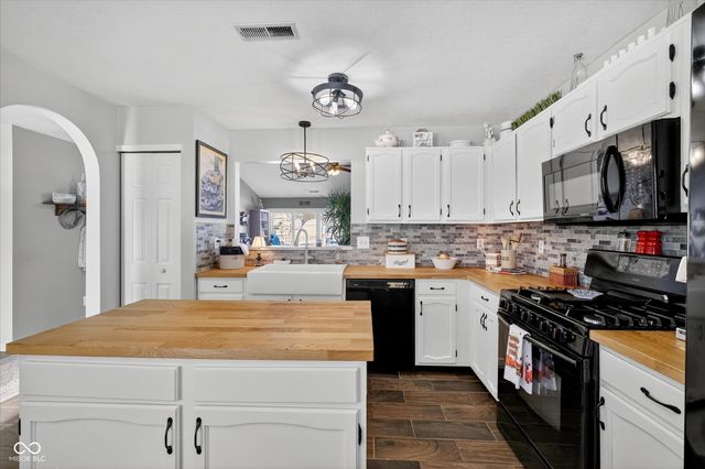 12428 Winding Creek Lane, Indianapolis, IN 46236