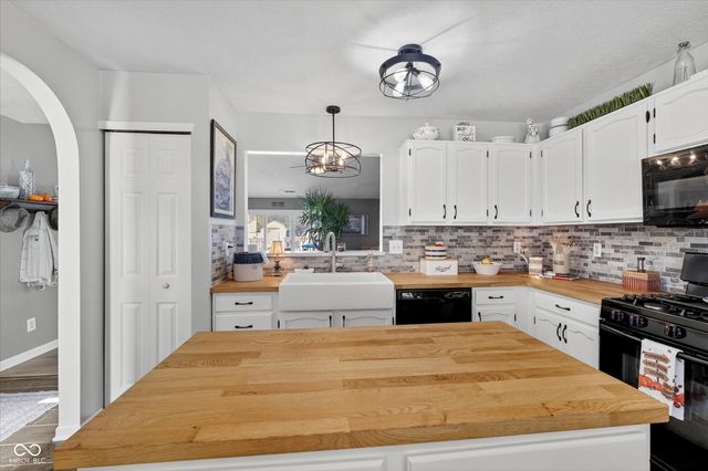 12428 Winding Creek Lane, Indianapolis, IN 46236