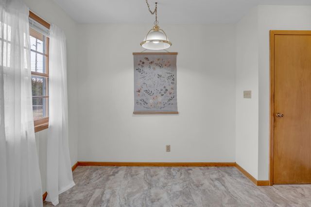 1 Leonard Ct, Newton, KS 67114