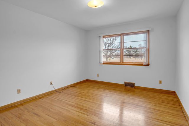 1 Leonard Ct, Newton, KS 67114