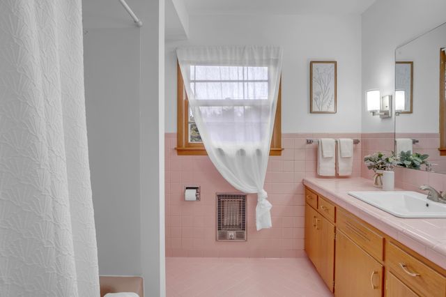 1 Leonard Ct, Newton, KS 67114