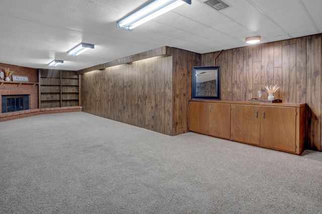 1 Leonard Ct, Newton, KS 67114