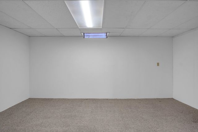 1 Leonard Ct, Newton, KS 67114