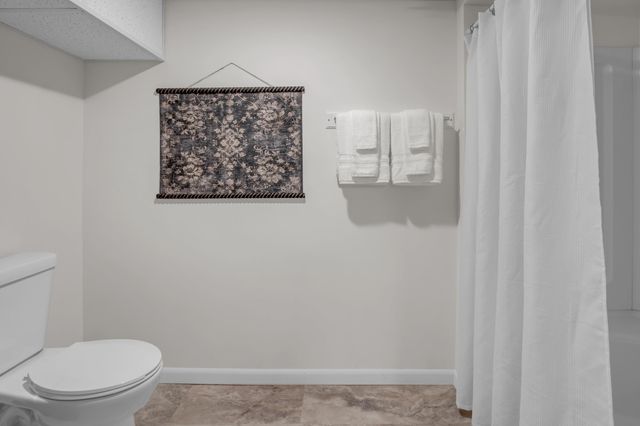 1 Leonard Ct, Newton, KS 67114