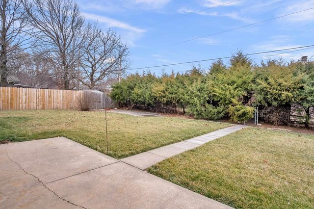 1 Leonard Ct, Newton, KS 67114