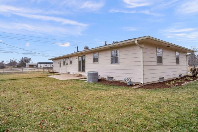 1 Leonard Ct, Newton, KS 67114