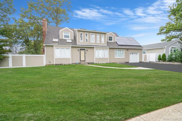 38 Hurtin Street, Port Jefferson Station, NY 11776