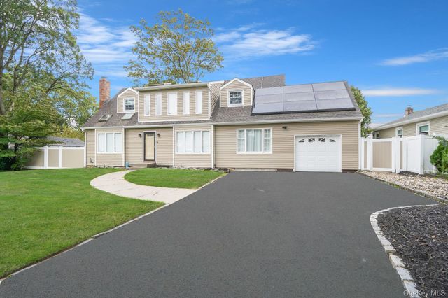 38 Hurtin Street, Port Jefferson Station, NY 11776