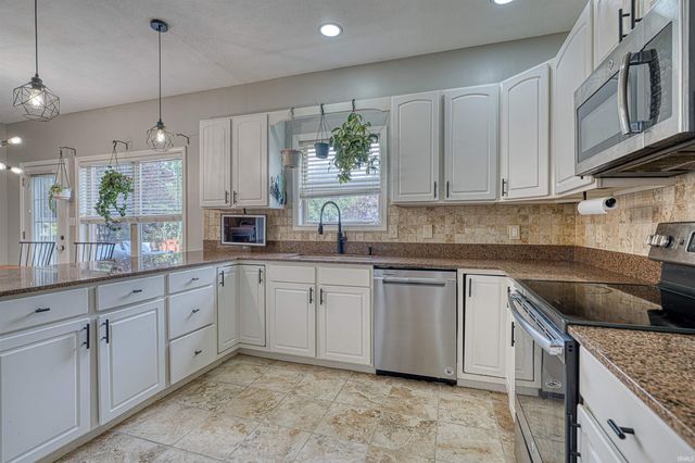 4488 Brandywine Drive, Newburgh, IN 47630