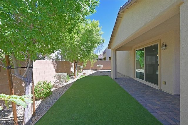 6244 Hambledon Hill Road, Las Vegas, NV 89113