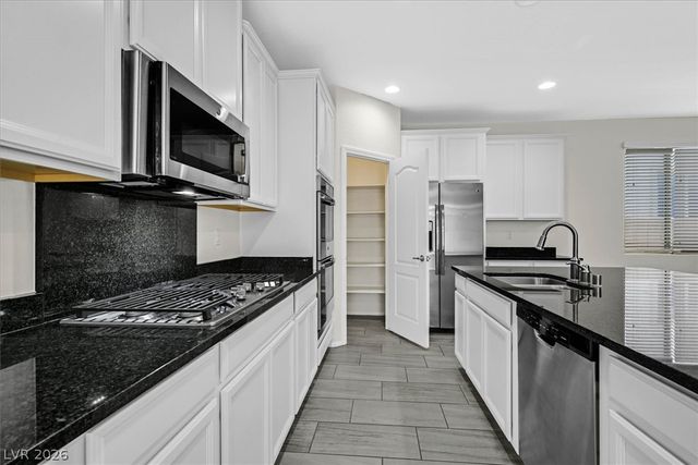 6244 Hambledon Hill Road, Las Vegas, NV 89113