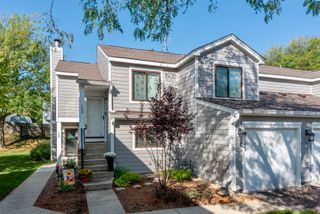 125 Manchester Court 125, Schaumburg, IL 60193