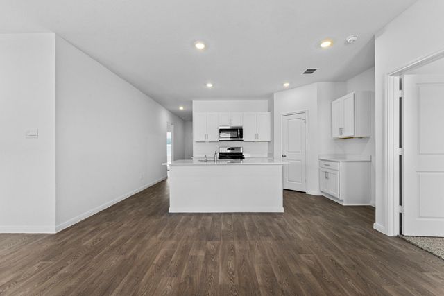 211 Las Lomas DR, San Marcos, TX 78666