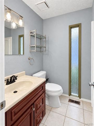 14331 Rainy Lake Drive, Chesterfield, MO 63017