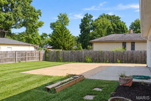 14331 Rainy Lake Drive, Chesterfield, MO 63017