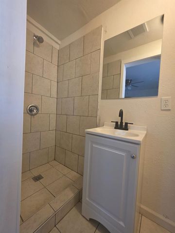 2303 Monte Diablo Ave, Stockton, CA 95203
