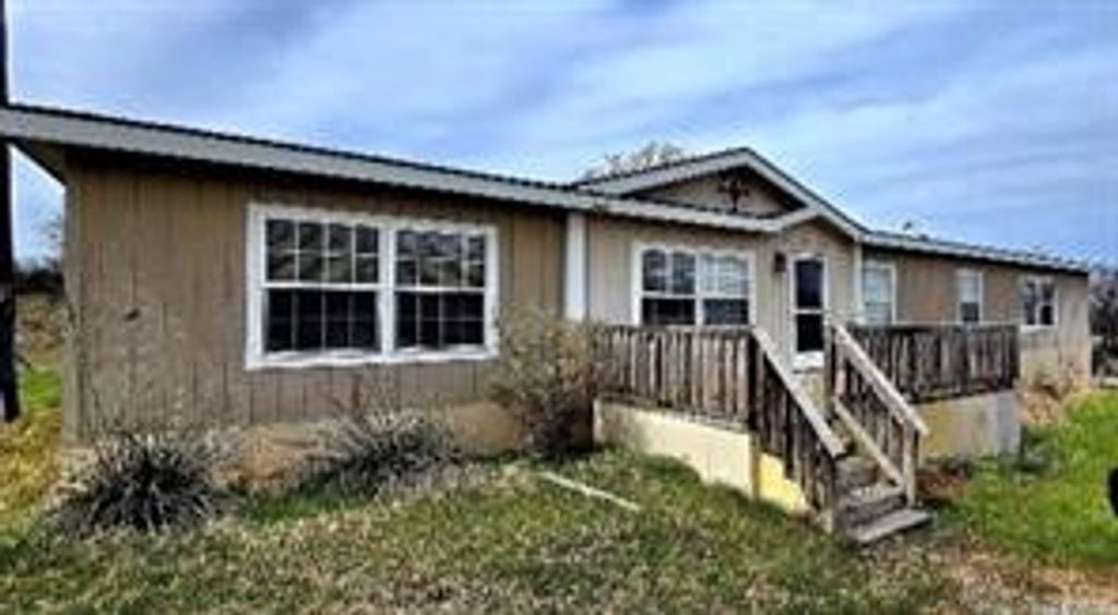 8253 Hutcheson Hill Road, Springtown, TX 76082 — exterior