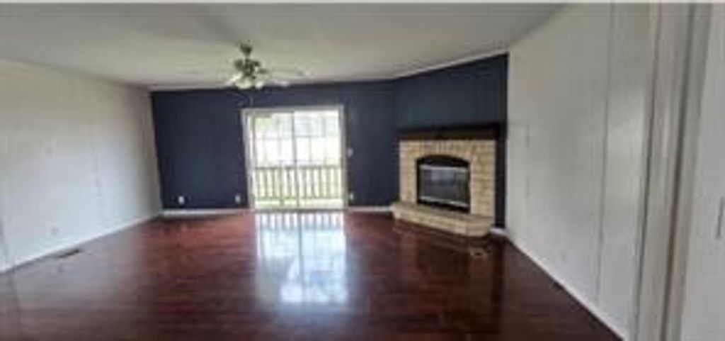 8253 Hutcheson Hill Road, Springtown, TX 76082 — photo 2