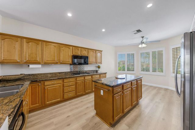 78370 Gray Hawk Drive, Palm Desert, CA 92211