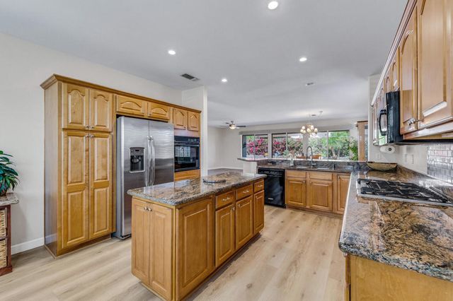 78370 Gray Hawk Drive, Palm Desert, CA 92211