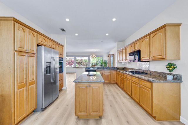 78370 Gray Hawk Drive, Palm Desert, CA 92211