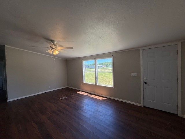 178 Valley Lake Lane, Springtown, TX 76082