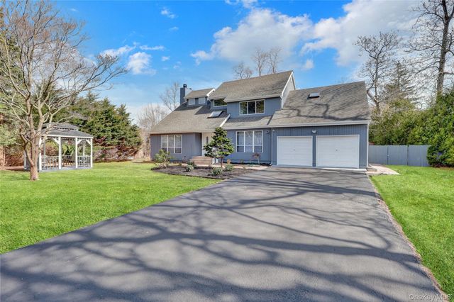 242 Trout Brook Lane, Aquebogue, NY 11901