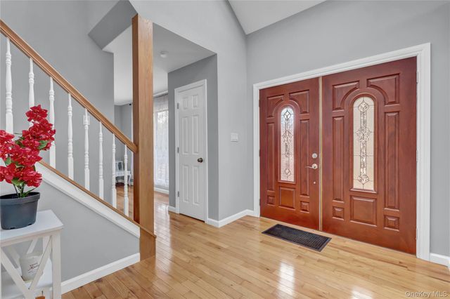 242 Trout Brook Lane, Aquebogue, NY 11901