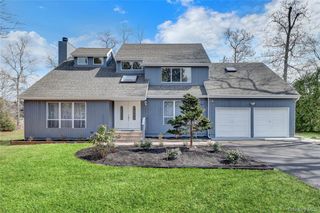 242 Trout Brook Lane, Aquebogue, NY 11901