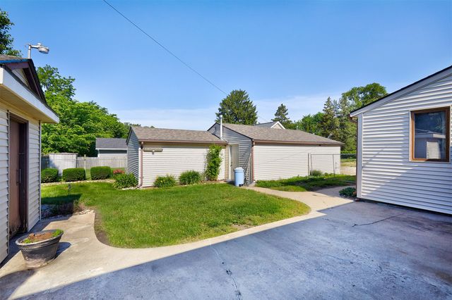 1124 West Street, Des Moines, IA 50315