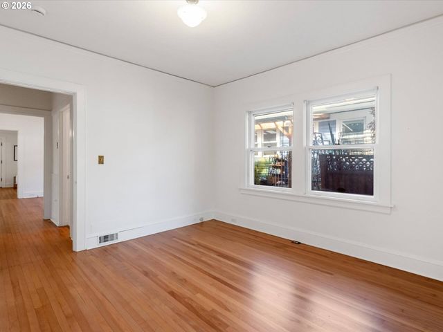 2326 Ne 48TH Ave, Portland, OR 97213