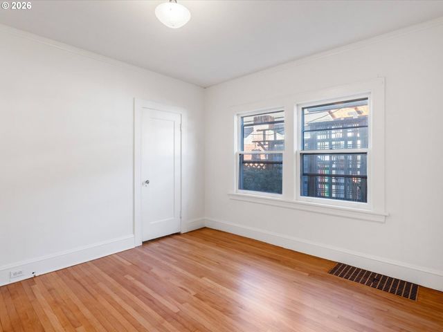 2326 Ne 48TH Ave, Portland, OR 97213
