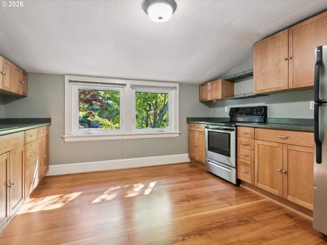2326 Ne 48TH Ave, Portland, OR 97213