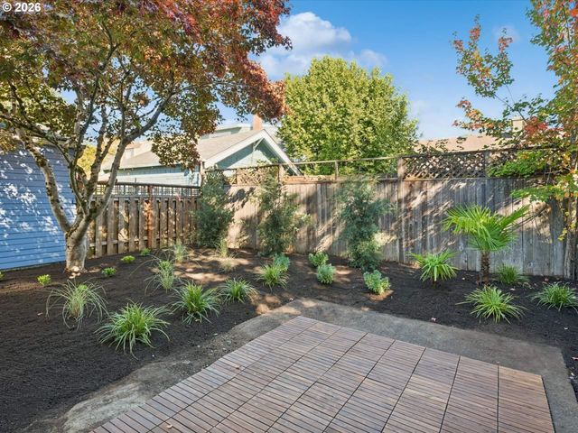 2326 Ne 48TH Ave, Portland, OR 97213