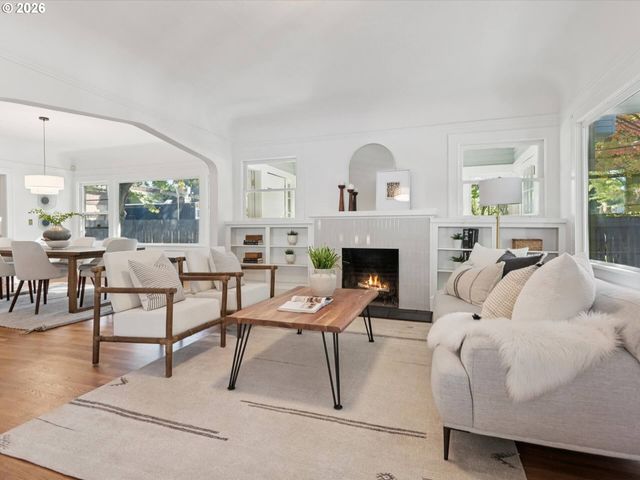 2326 Ne 48TH Ave, Portland, OR 97213