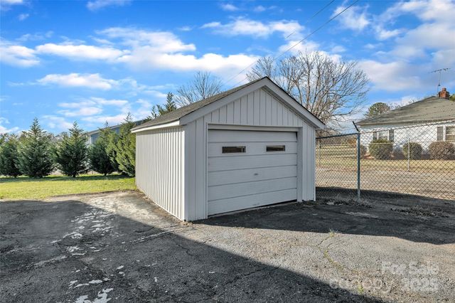 203 E 22nd Street, Kannapolis, NC 28083