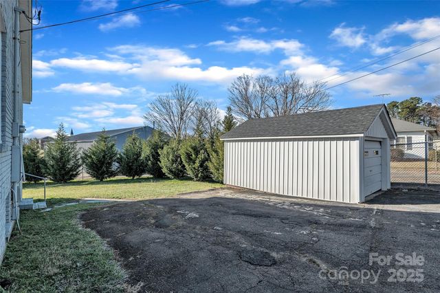 203 E 22nd Street, Kannapolis, NC 28083