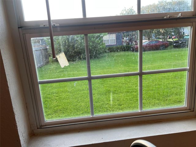 317-319 E B Street, La Porte, TX 77571