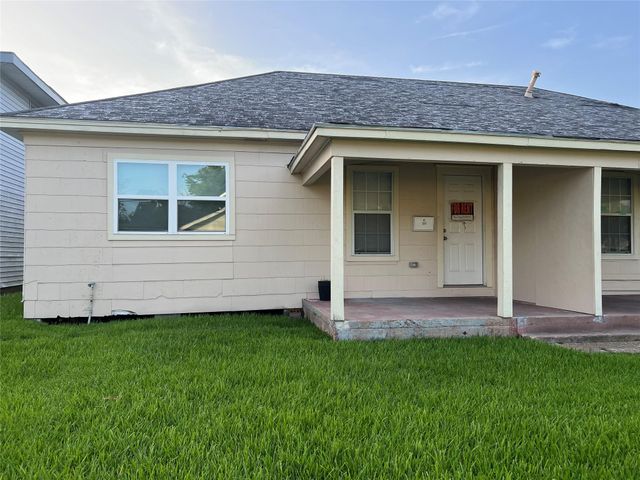 317-319 E B Street, La Porte, TX 77571