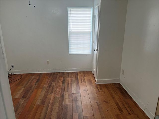 317-319 E B Street, La Porte, TX 77571