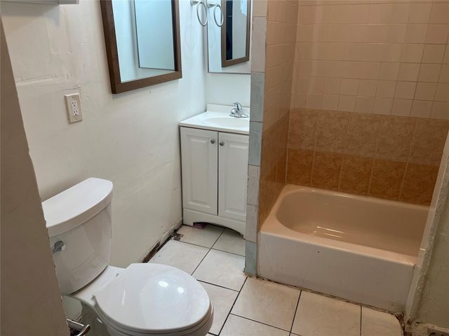 317-319 E B Street, La Porte, TX 77571