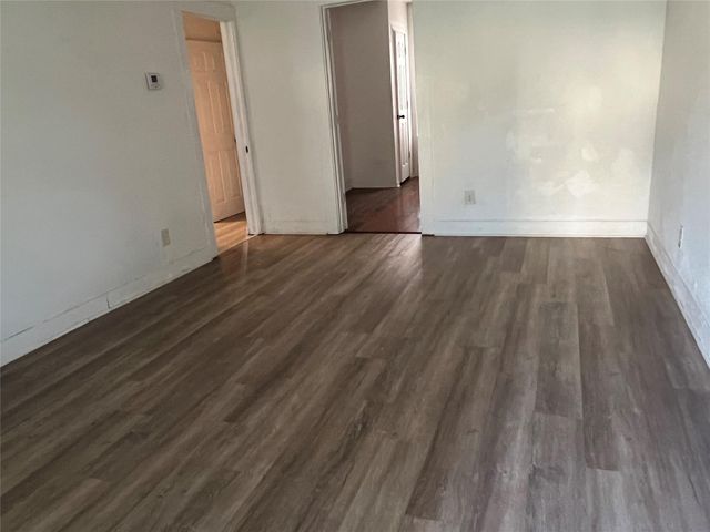 317-319 E B Street, La Porte, TX 77571