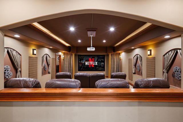 1089 George Ade Court, Crown Point, IN 46307