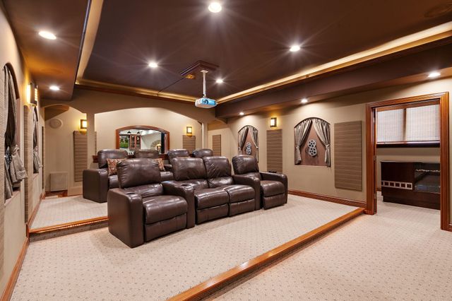 1089 George Ade Court, Crown Point, IN 46307